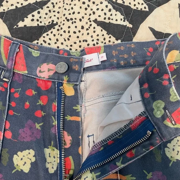 Lisa Says Gah Fruit and Veggie Print Jeans - Picture 5 of 8